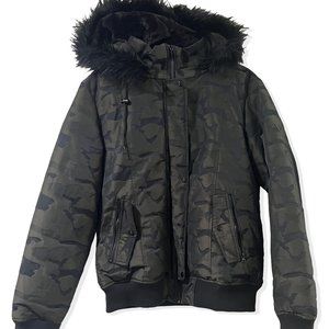 NEW without tags GUESS Puffy Camouflage Bomber Jacket XL